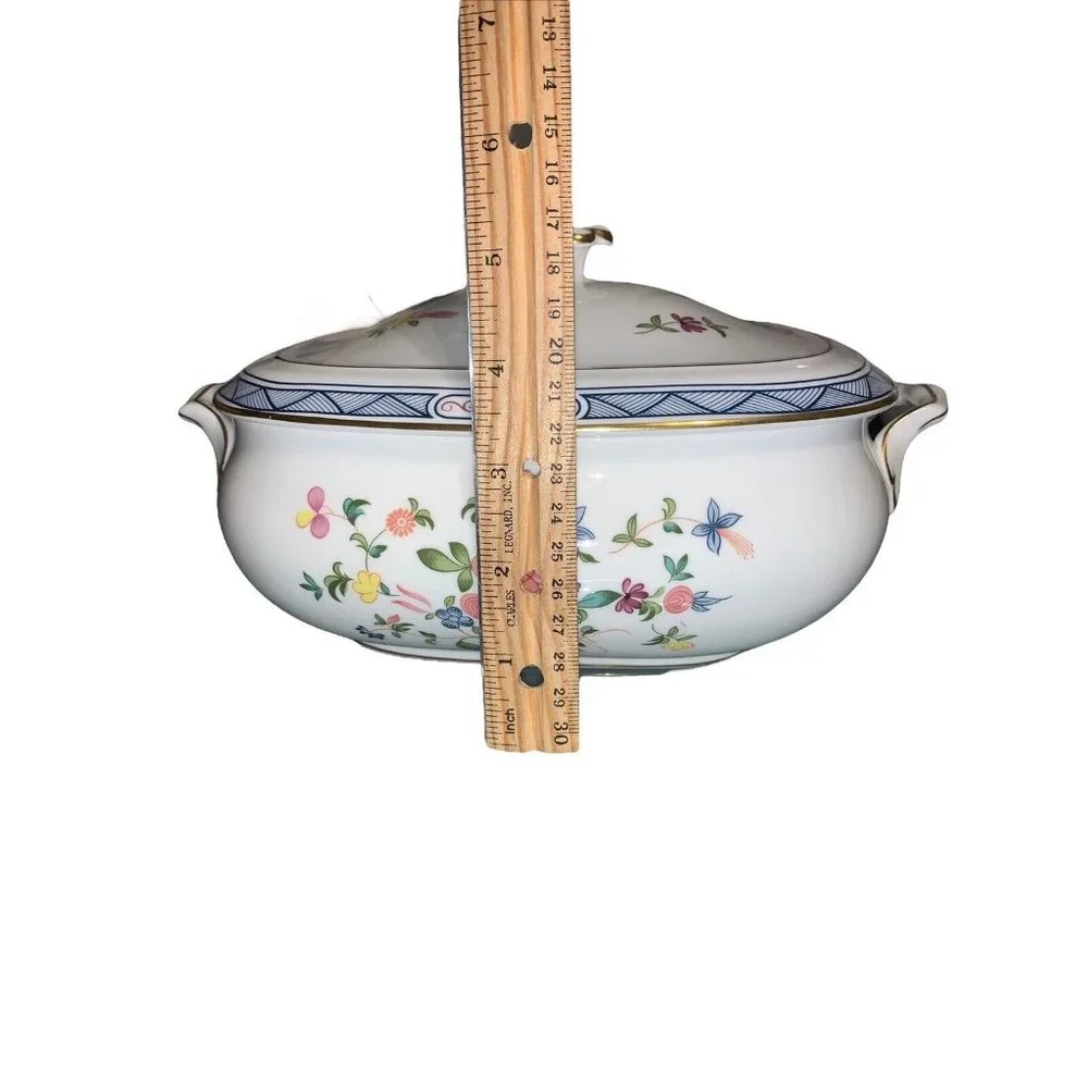 WEDGWOOD Montcalm Covered Vegetable Dish/ Tureen England - Picture 8 of 8